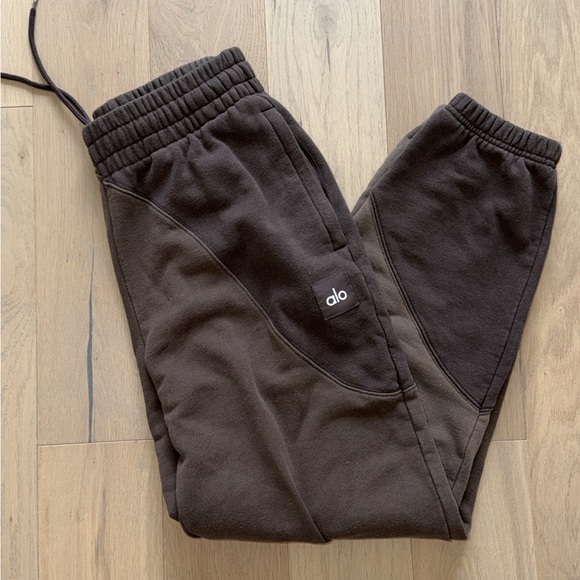 ALO Yoga Pants - ALO YOGA MAKE WAVES SWEATPANTS